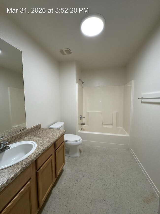 Building Photo - 4048