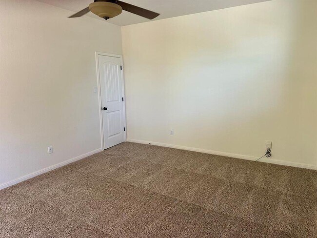 Building Photo - 7233 Menchaca Rd