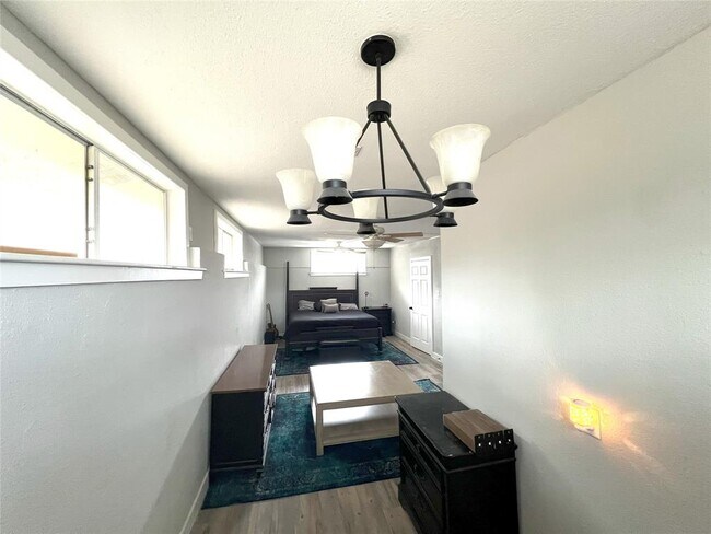 Building Photo - 128 Skyview Terrace