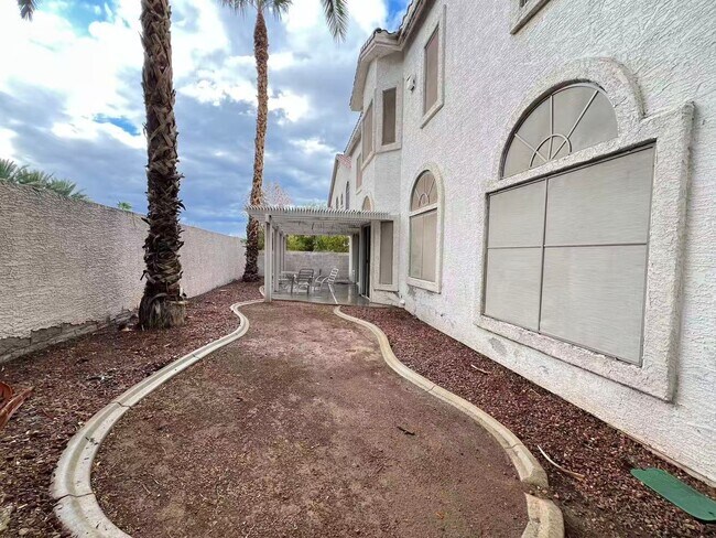 Building Photo - 2105 Eaglepath Cir