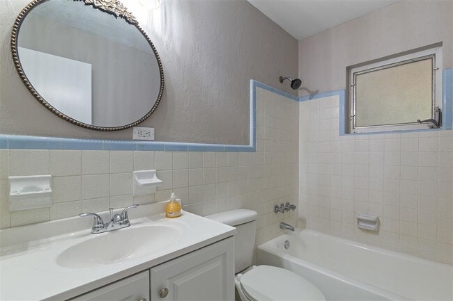 Building Photo - 4721 SW 47th Wy