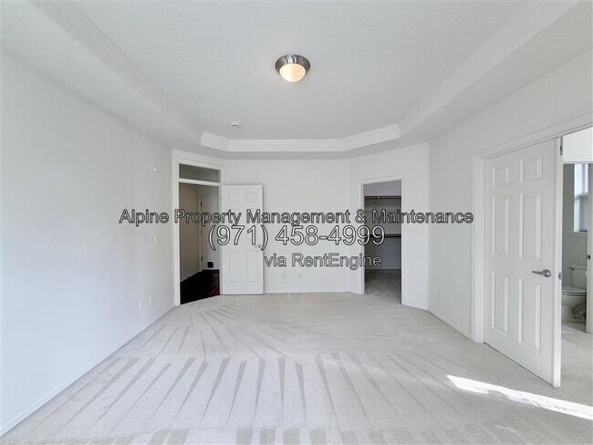 Building Photo - 4143 NW Meisner Dr