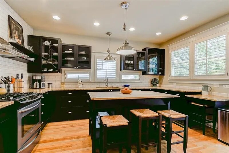 Kitchen - 2018 McLendon Ave NE