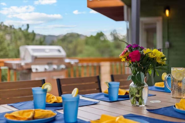 Building Photo - 6186 Sunshine Canyon Dr