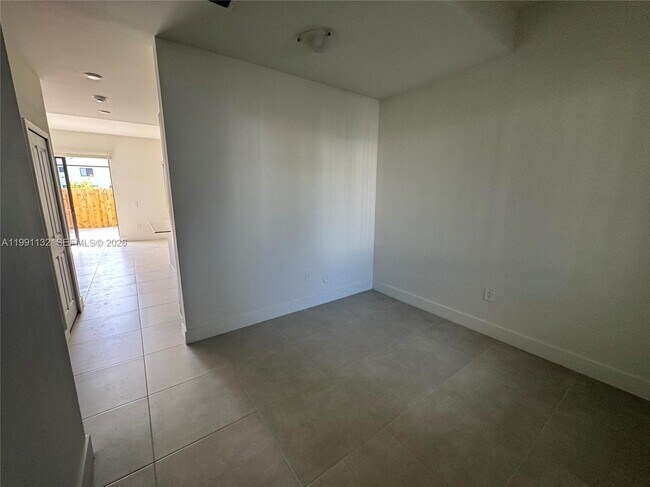 Building Photo - 18992 SW 344th Ter