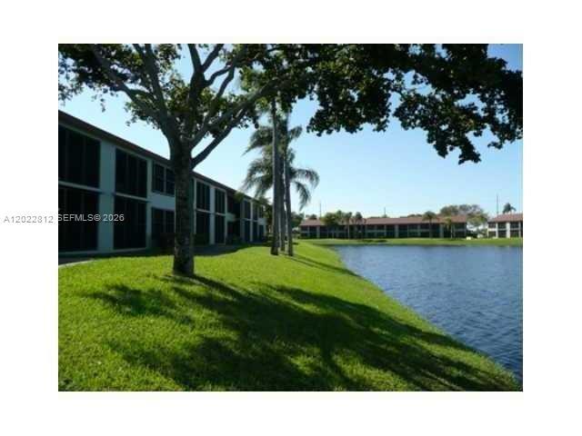 Building Photo - 212 Lake Pointe Dr