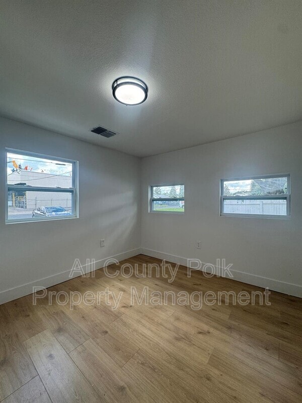 Building Photo - 145 Strain Blvd
