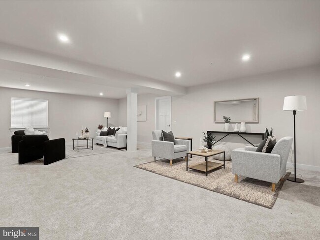 Building Photo - 4738 Naples Ave