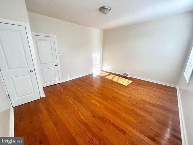 Building Photo - 2105 W Seybert St