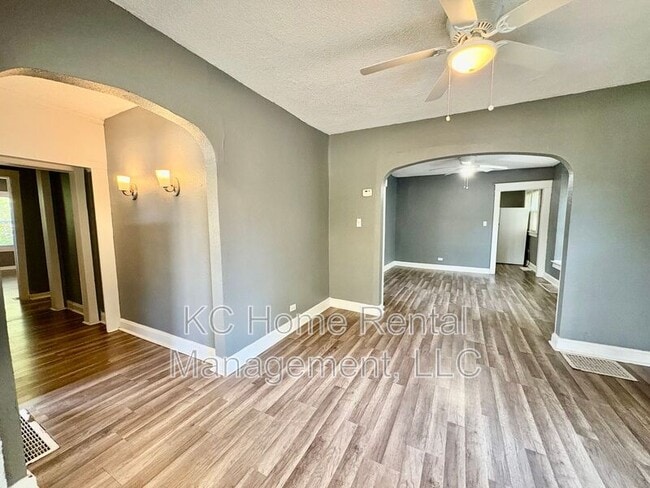 Building Photo - 6103 Walrond Ave