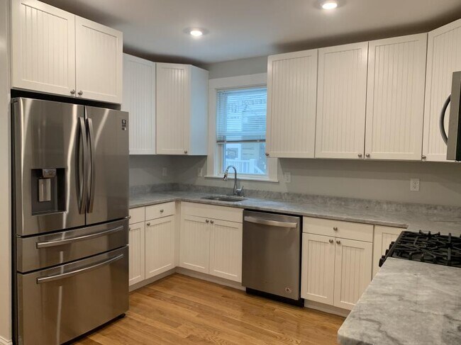 Building Photo - 4.0 bedroom in Somerville Massachusetts 02140