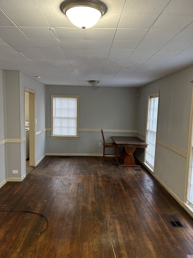 family-dining room - 1028 Combs St