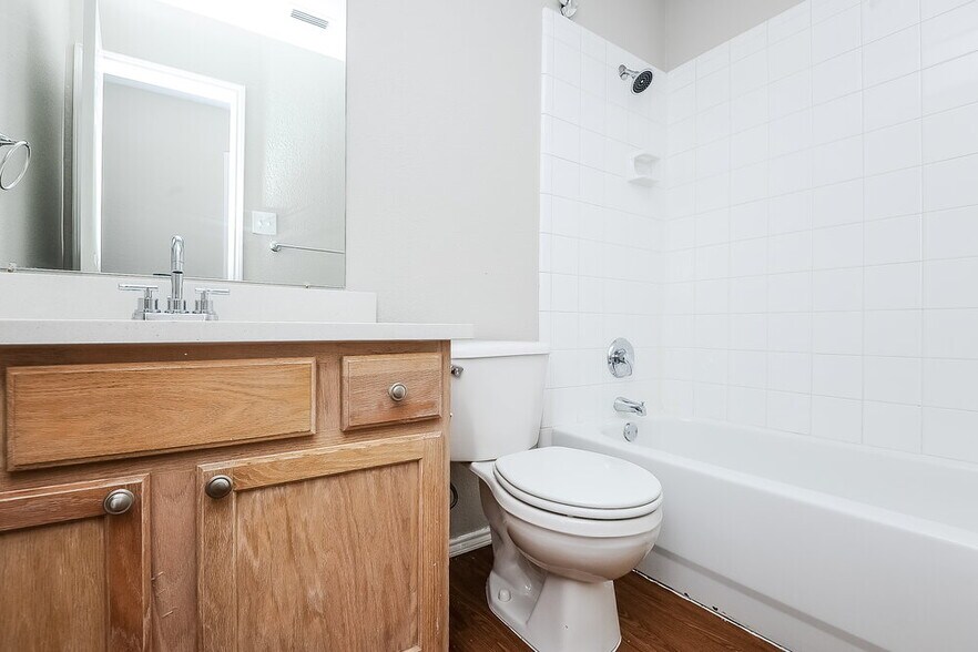 Building Photo - 2325 Northway