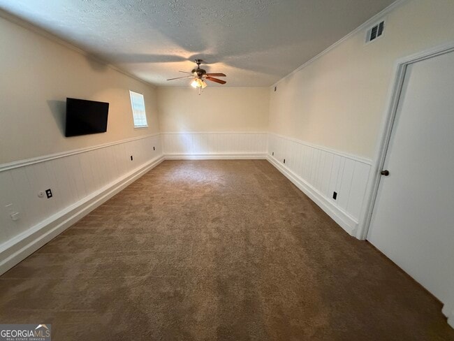 Building Photo - 734 Marthas Dr