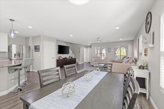 Building Photo - Spacious, Modern, Fully Furnished 3 Bedroom Home in Inspirada