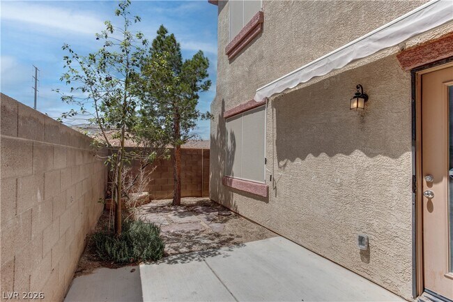 Building Photo - 8575 Nature Scene Dr