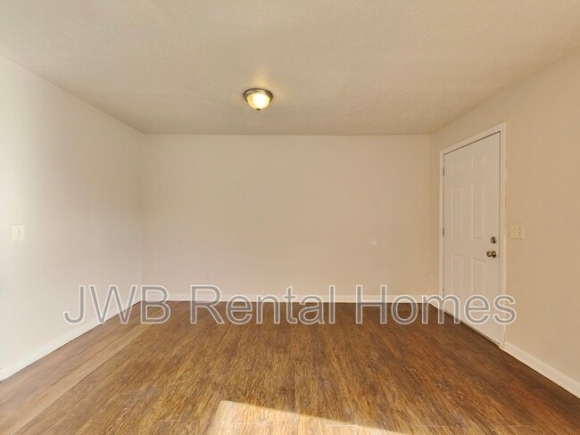 Building Photo - 226 Spruce St