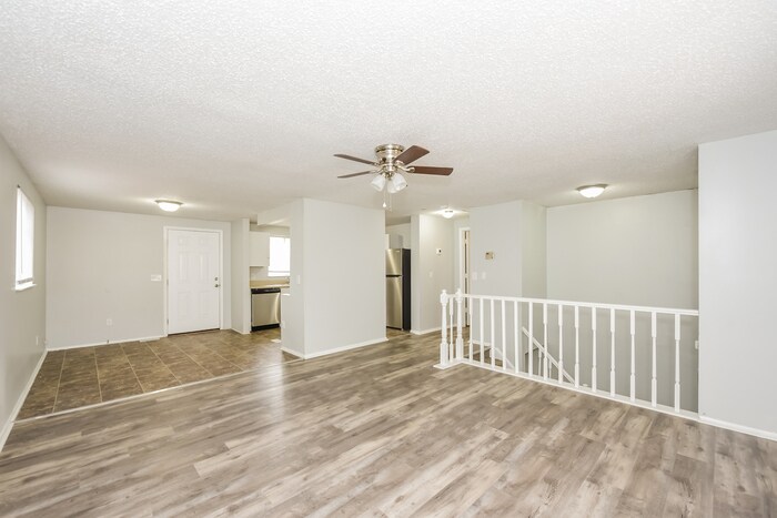 Building Photo - 110 Compass Ln