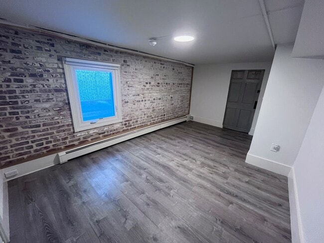 Building Photo - 221 Channing St NE