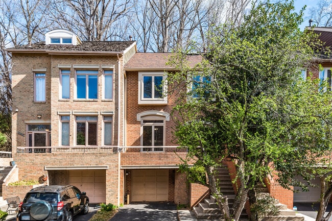 Primary Photo - 10905 Whiterim Dr