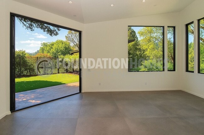 Building Photo - Luxury ADU near Cascade Falls - New Constr...