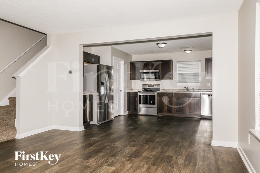 Building Photo - 8036 Fisher Bend Dr