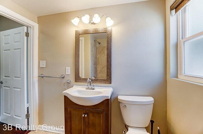 Building Photo - 3 br, 2 bath House - 3327 Werk Rd.