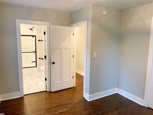 Building Photo - 731 W 43rd St