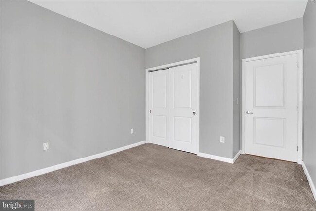 Building Photo - 7923 Eastern Ave NW