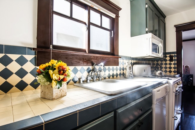 Updated kitchen - 312 Manhattan Ave