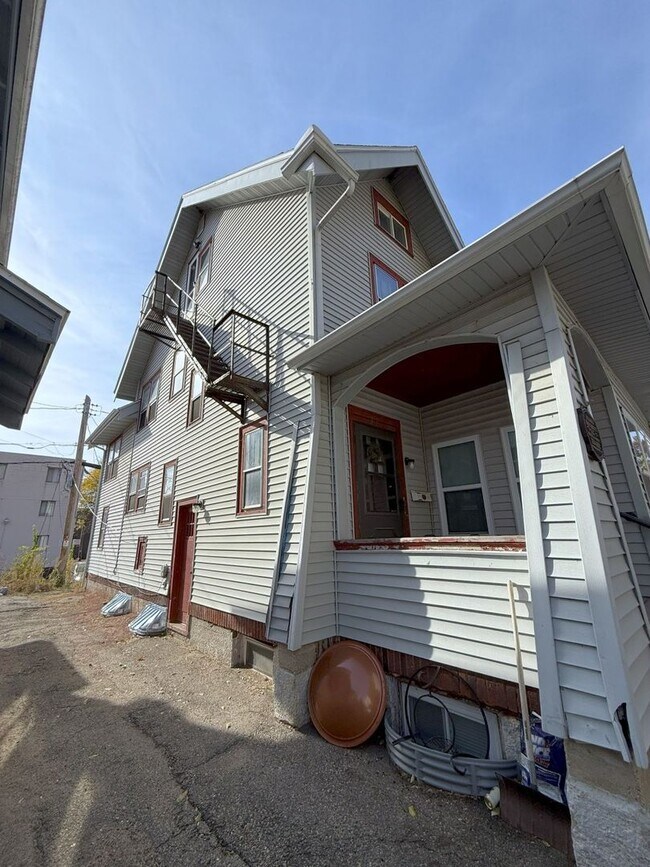 Building Photo - 1317 Randall Ct