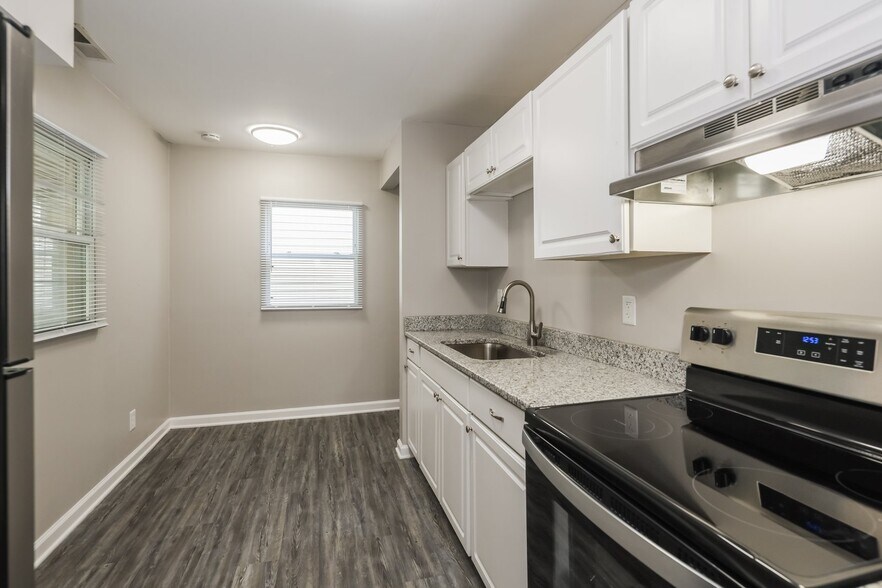 Building Photo - 3353 Forent Ave