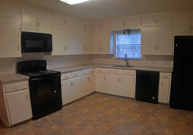 Building Photo - 1301 Aggie Ln