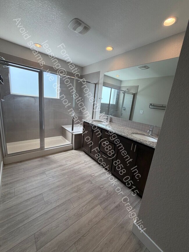 Building Photo - 4340 Mt Shavano St