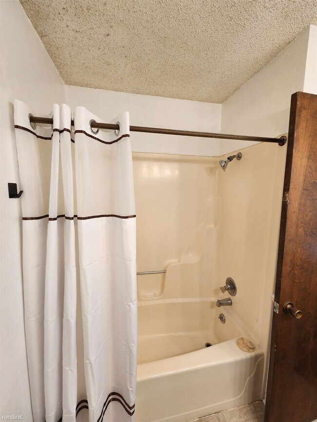Building Photo - 2 br, 1 bath Duplex - 2046 S Gold St 2046 ...