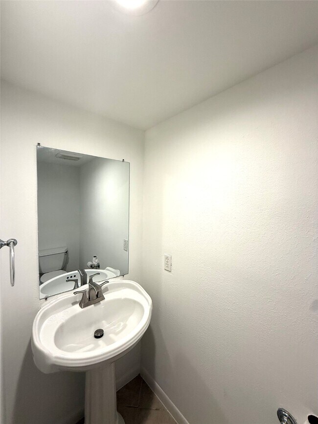 Building Photo - 5811 McKnight St