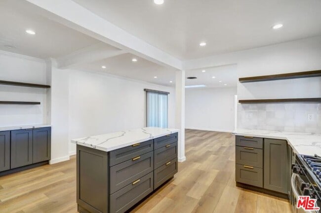 Building Photo - 6633 Belmar Ave