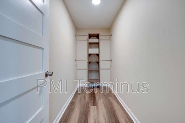 Building Photo - 3442 Longleaf Dr