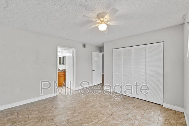 Building Photo - 1543 Lake Crystal Dr