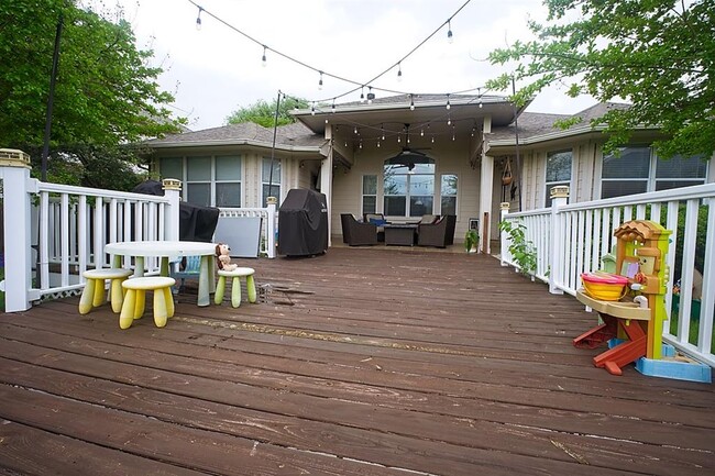 Building Photo - 1602 Silver Spur Cove