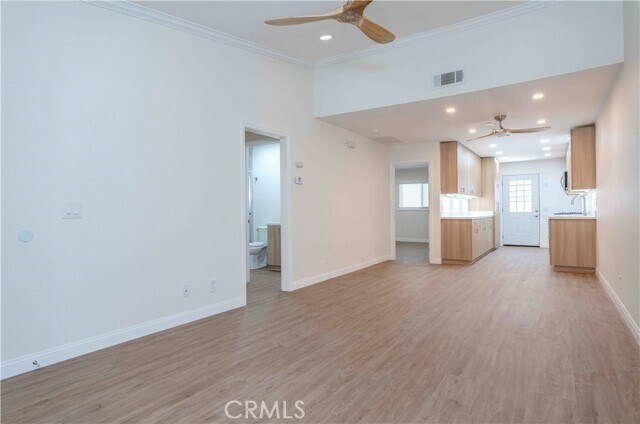 Building Photo - 10419 Hayford St