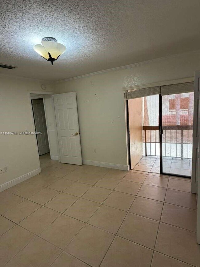 Building Photo - 6246 SW 136th Ct