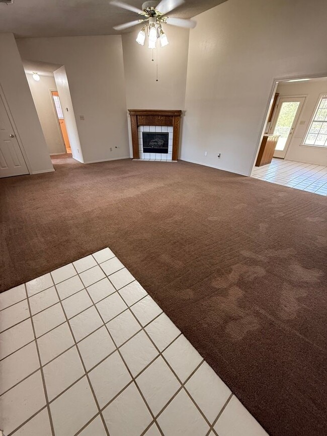 Building Photo - 2302 Brookhaven Dr