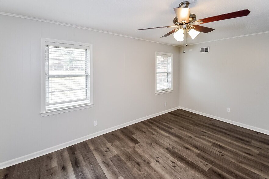 Building Photo - 9077 Neil Ave