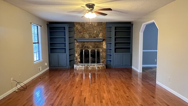 Living Room - 10 Fox Run Ln