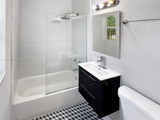 Building Photo - 6647 SW 59th Pl