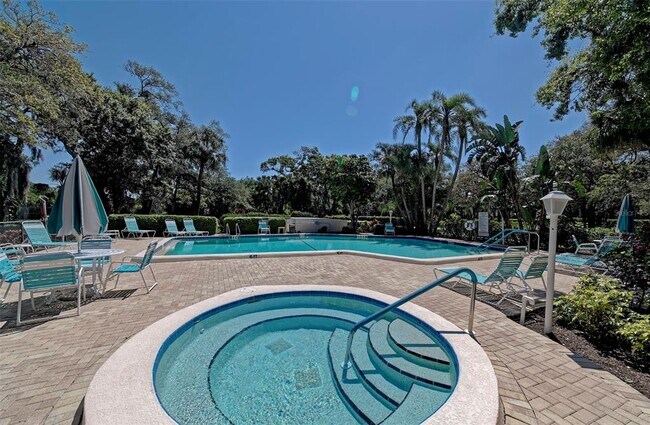 Building Photo - 113 Pinehurst Dr