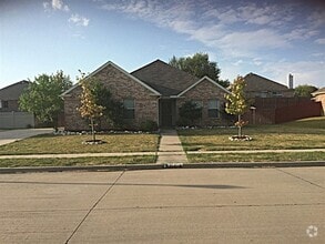 Building Photo - 714 Quail Hollow Dr
