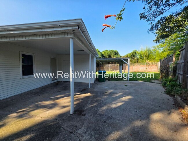 Building Photo - 5990 Peco Ln