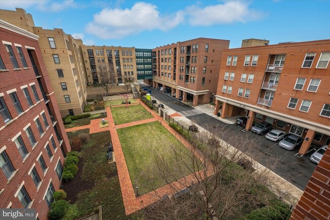 Building Photo - 1111 Oronoco St